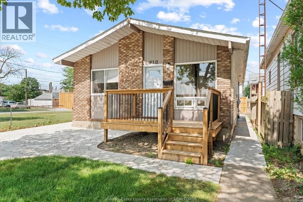 910 St. Luke, Windsor, Ontario  N9J 3J7 - Photo 4 - 26016319