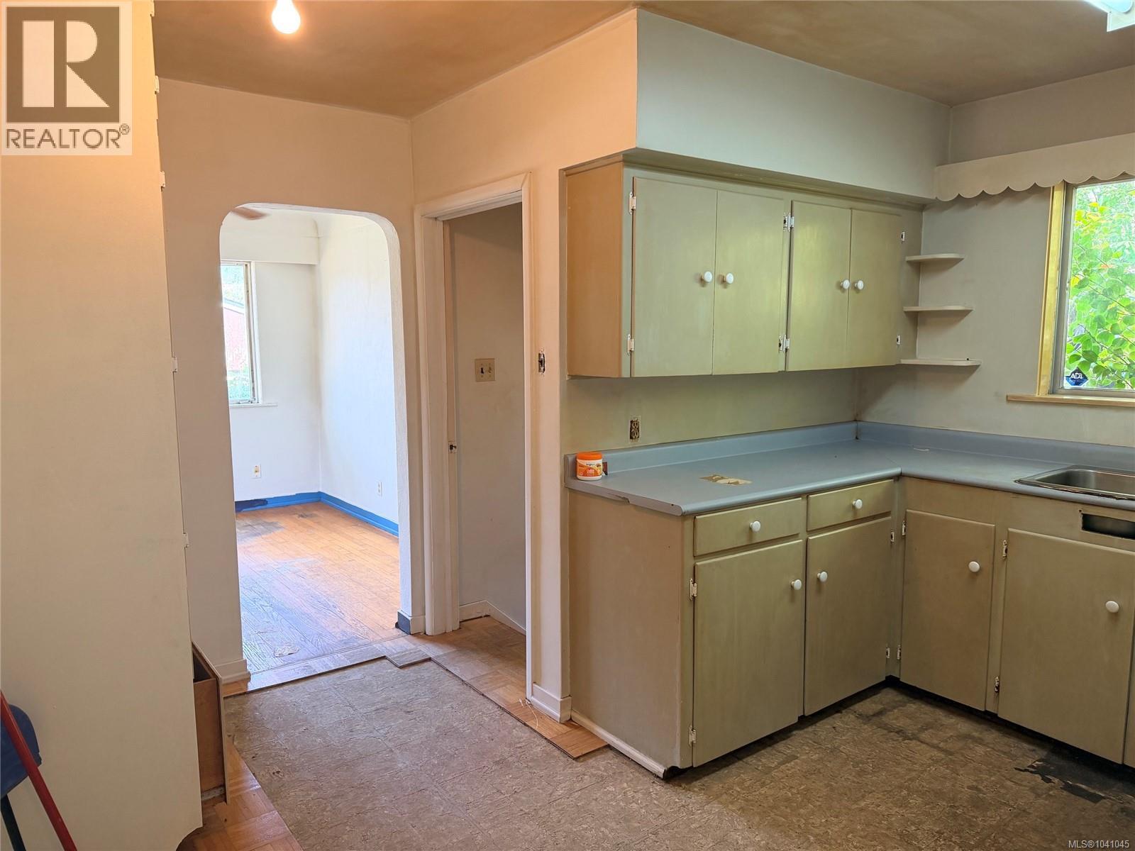 532 Duke St — photo 11