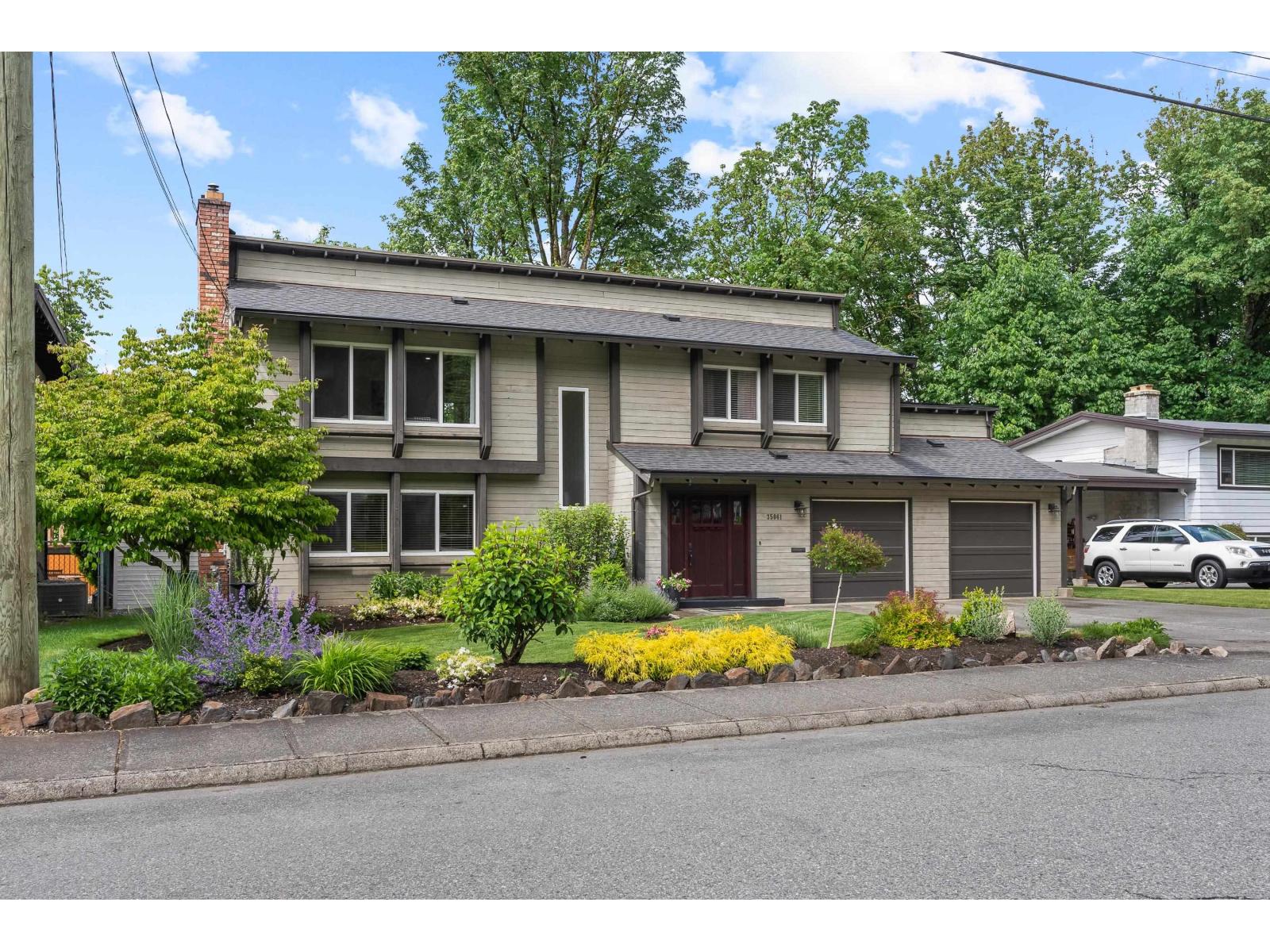 35061 High Drive, Abbotsford, British Columbia  V2S 2X7 - Photo 2 - R3143228