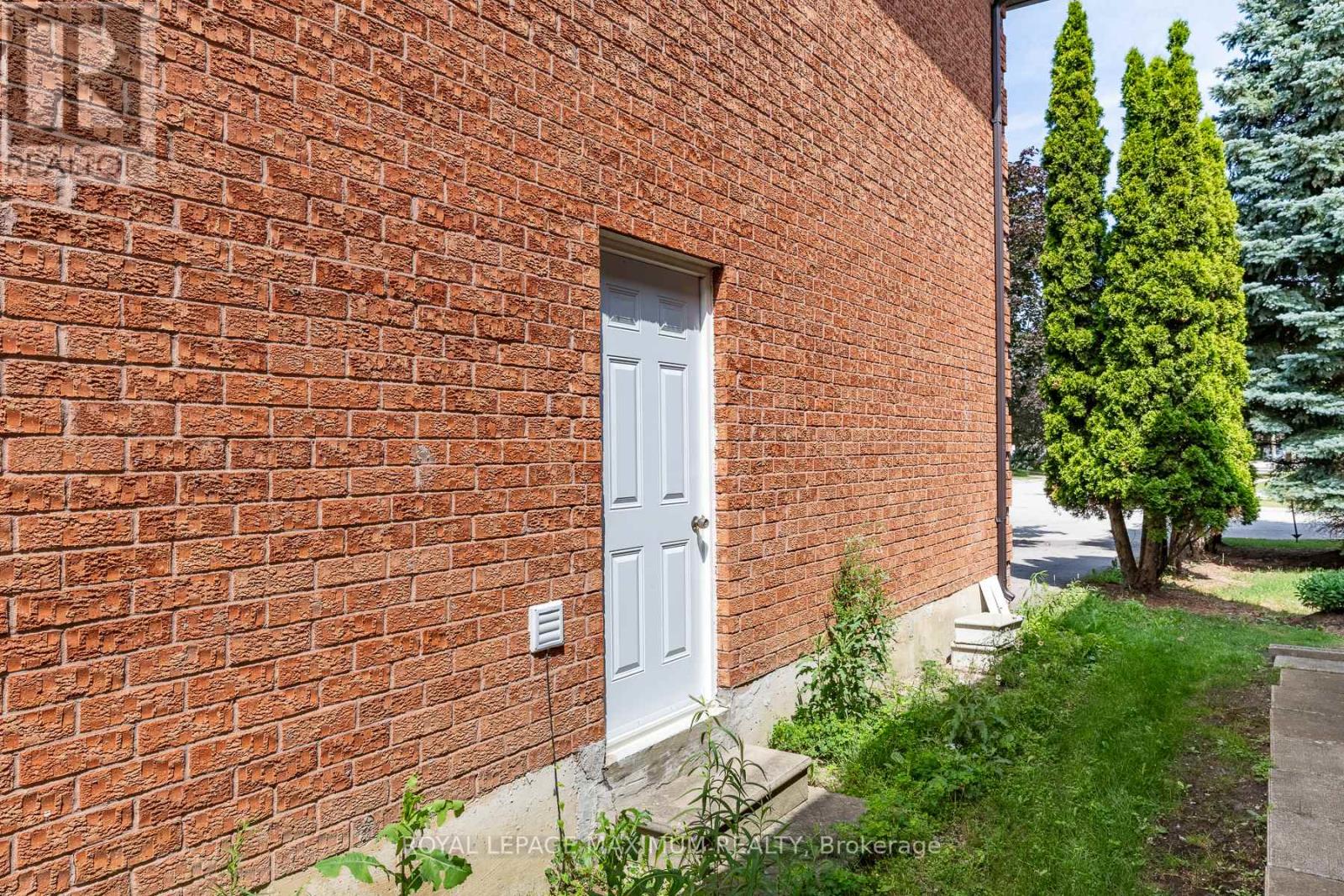 22 A Waltham Crescent, Richmond Hill, Ontario  L4B 1Z2 - Photo 47 - N13531248