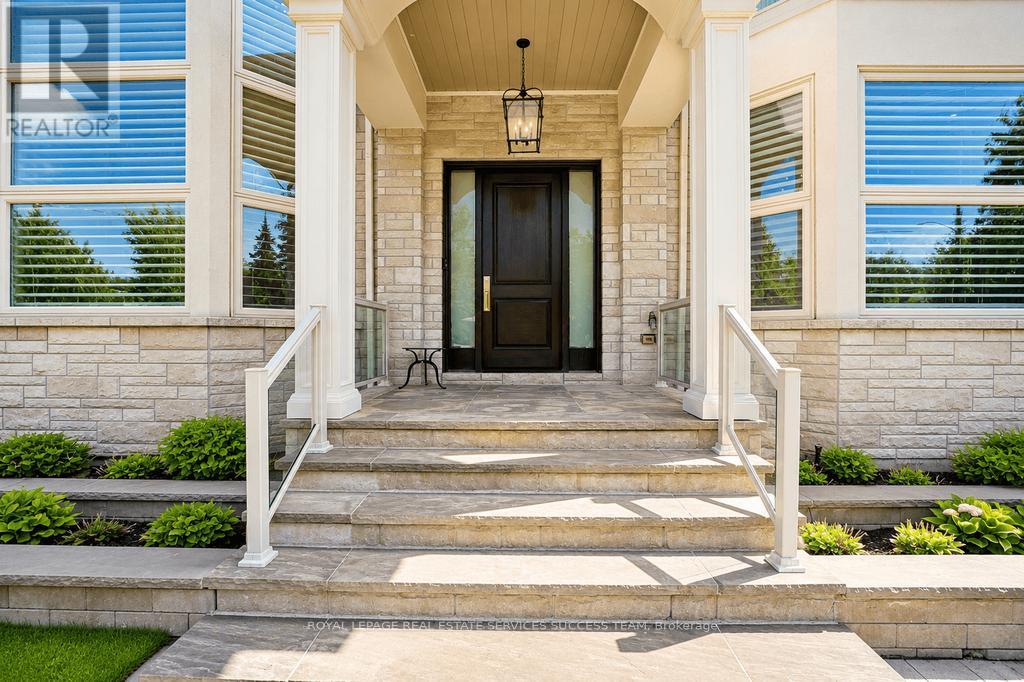 2603 Liruma Road, Mississauga, Ontario  L5K 1Y8 - Photo 3 - W13534354