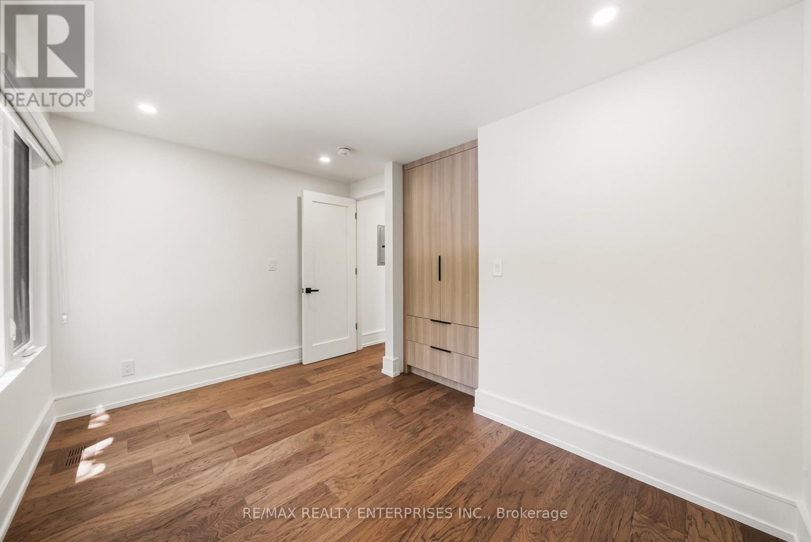 1495 THETFORD COURT - Photo 19