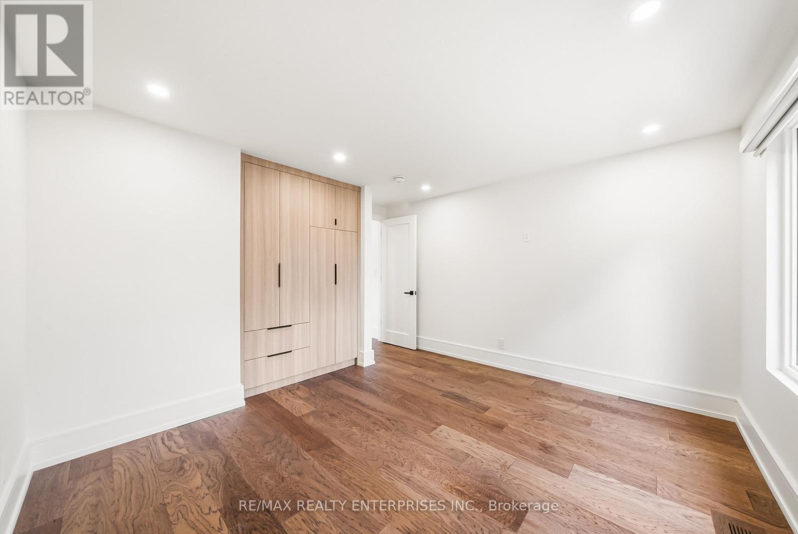1495 THETFORD COURT - Photo 21