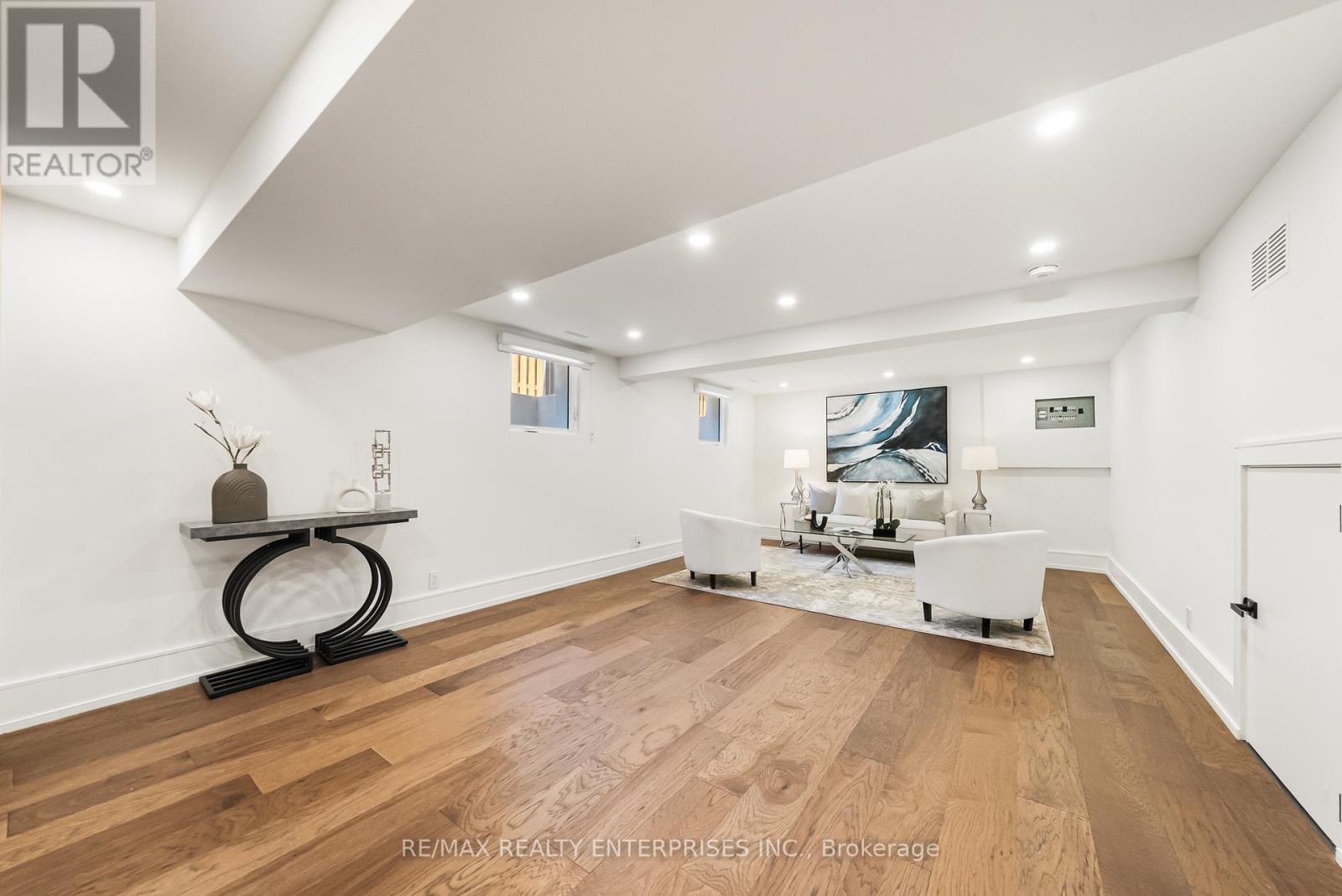 1495 THETFORD COURT - Photo 29