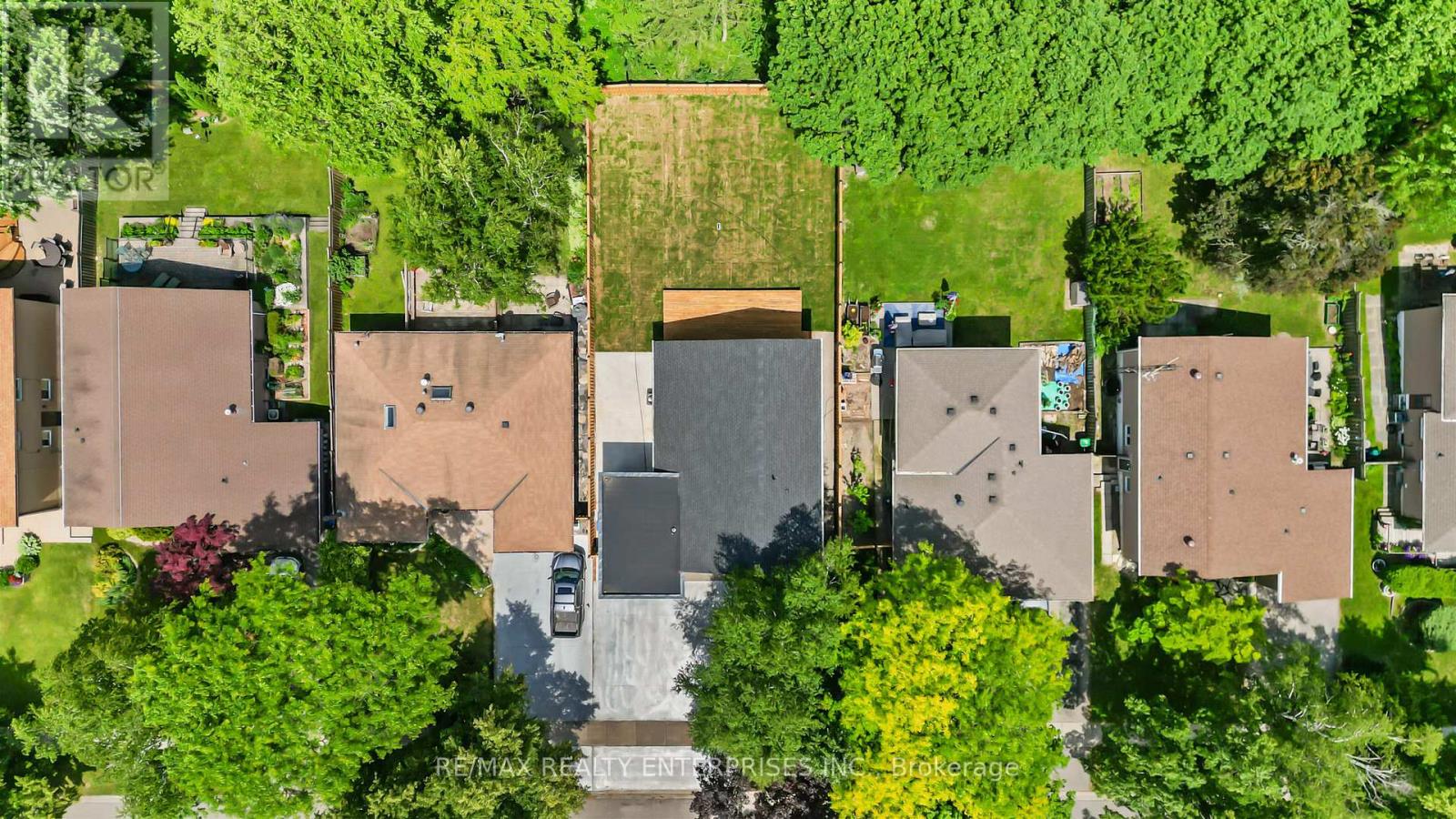1495 THETFORD COURT - Photo 41