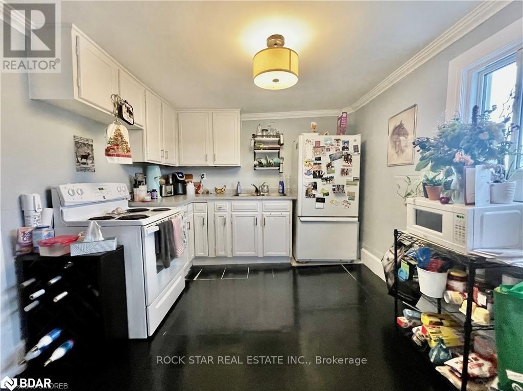 2 - 36 Lake Street, St. Catharines, Ontario  L2R 5W8 - Photo 2 - X13534360