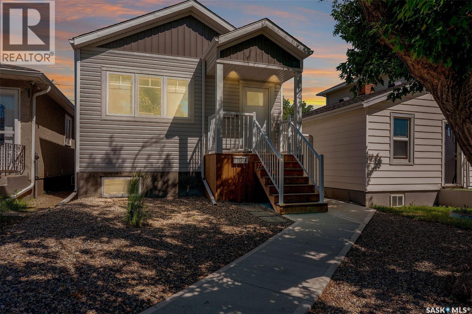 2031 Francis Street, Regina, Saskatchewan  S4N 2P2 - Photo 2 - SK041804