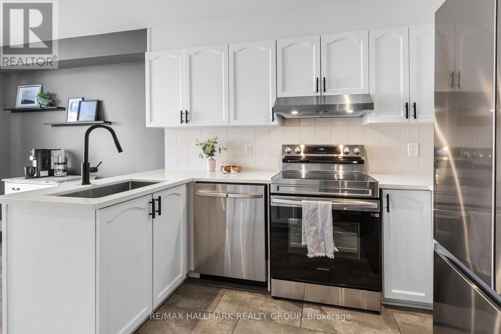 602 Louis Toscano Drive, Ottawa, Ontario  K4A 0B2 - Photo 10 - X13534440