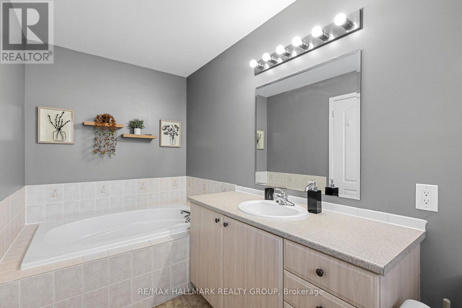 602 Louis Toscano Drive, Ottawa, Ontario  K4A 0B2 - Photo 21 - X13534440