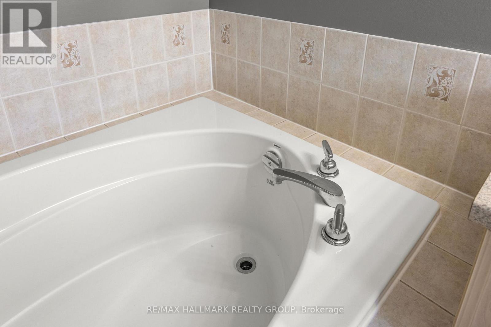 602 Louis Toscano Drive, Ottawa, Ontario  K4A 0B2 - Photo 22 - X13534440