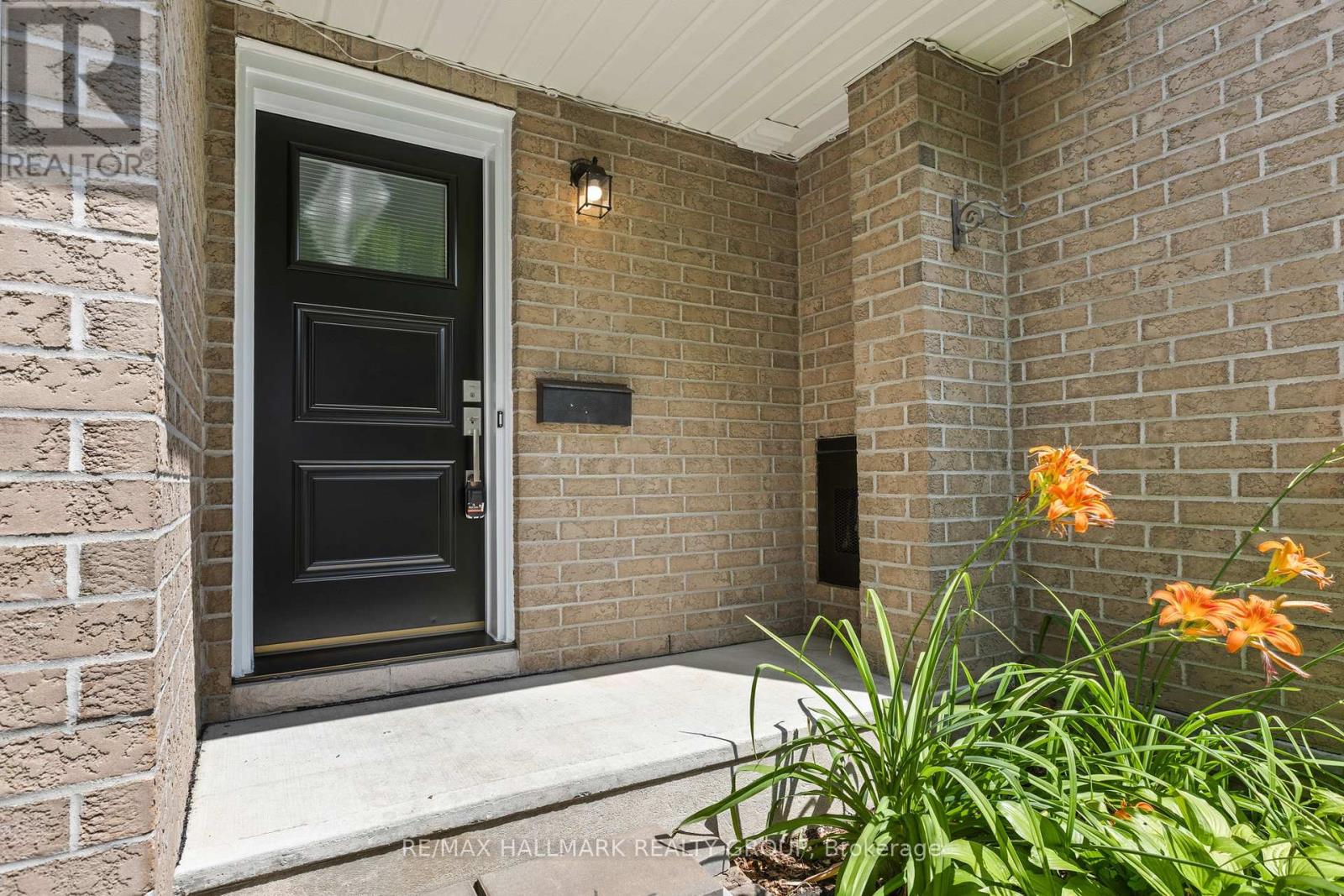 602 Louis Toscano Drive, Ottawa, Ontario  K4A 0B2 - Photo 3 - X13534440