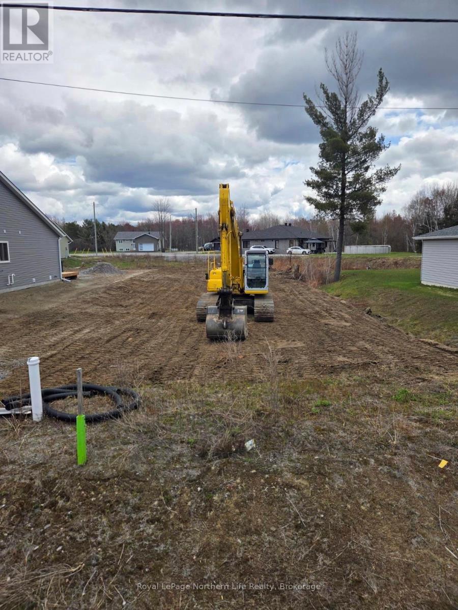 460 King Street, West Nipissing, Ontario  P2B 2V9 - Photo 2 - X13534678