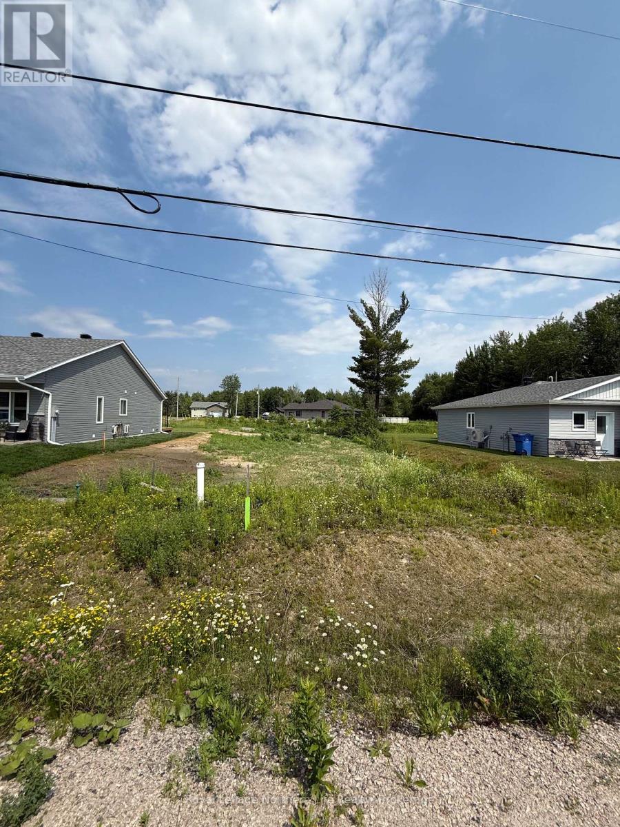 460 King Street, West Nipissing, Ontario  P2B 2V9 - Photo 3 - X13534678