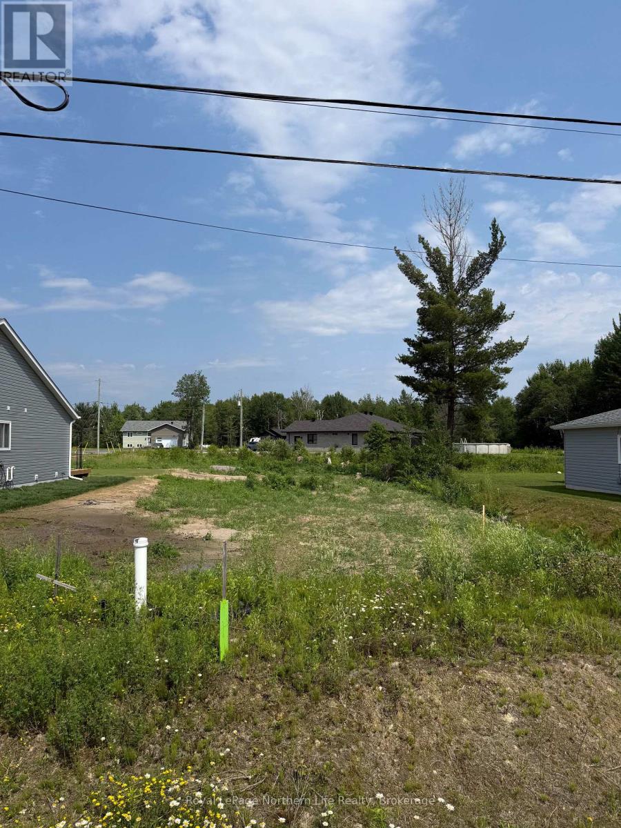 460 King Street, West Nipissing, Ontario  P2B 2V9 - Photo 4 - X13534678