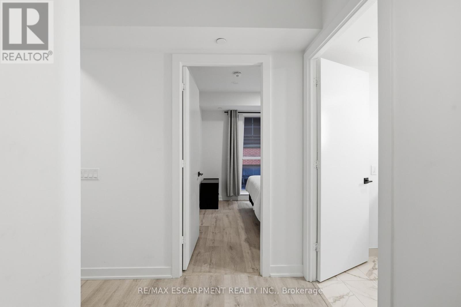 802 - 327 King Street W, Toronto, Ontario  M5V 0W7 - Photo 10 - C13534488