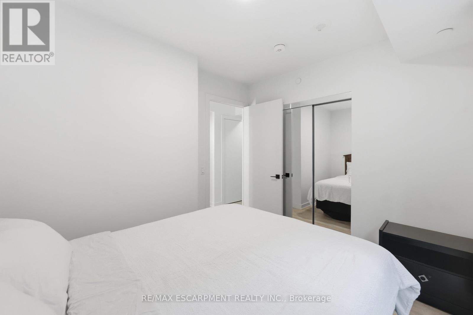 802 - 327 King Street W, Toronto, Ontario  M5V 0W7 - Photo 12 - C13534488