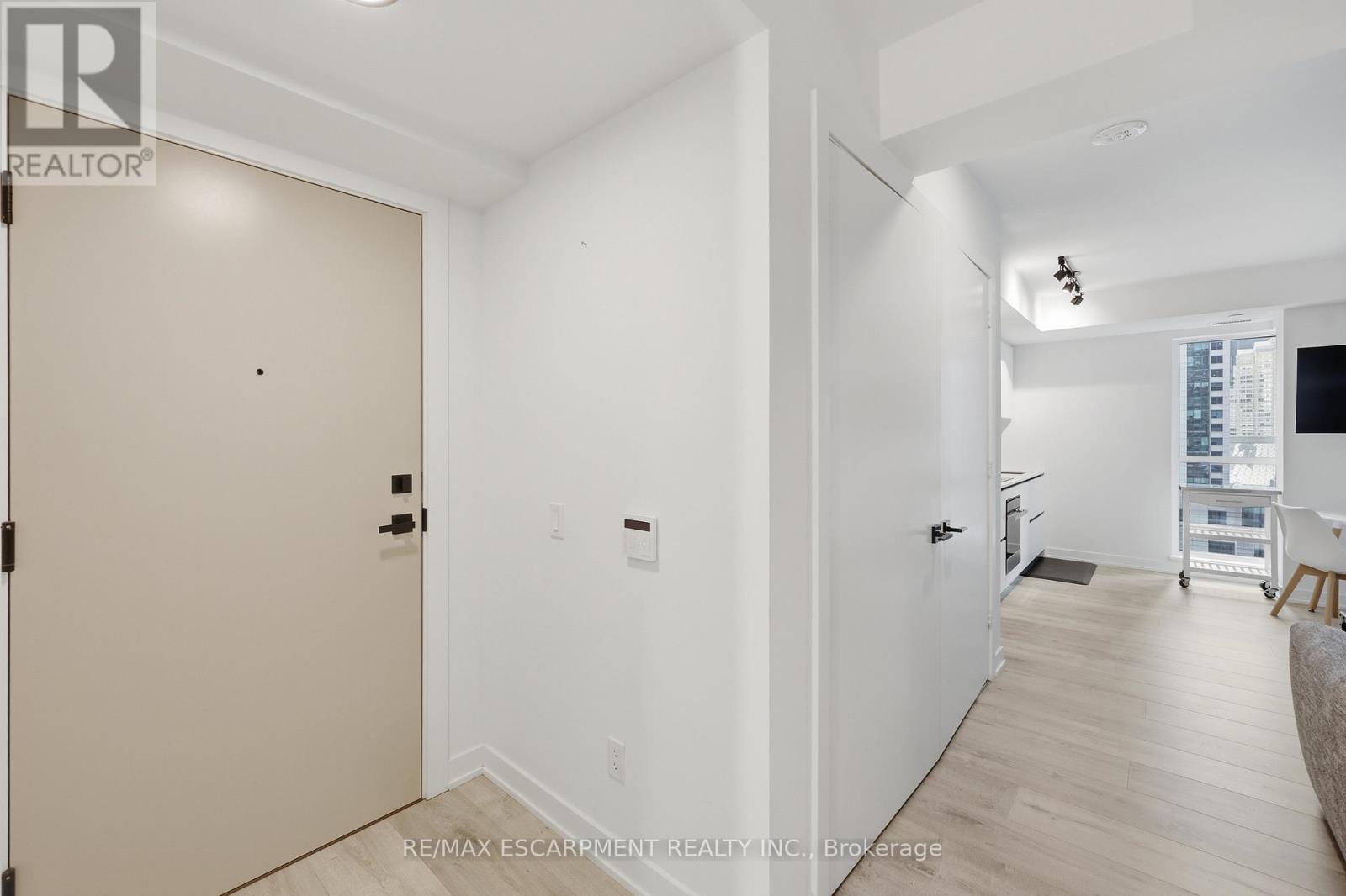 802 - 327 King Street W, Toronto, Ontario  M5V 0W7 - Photo 13 - C13534488