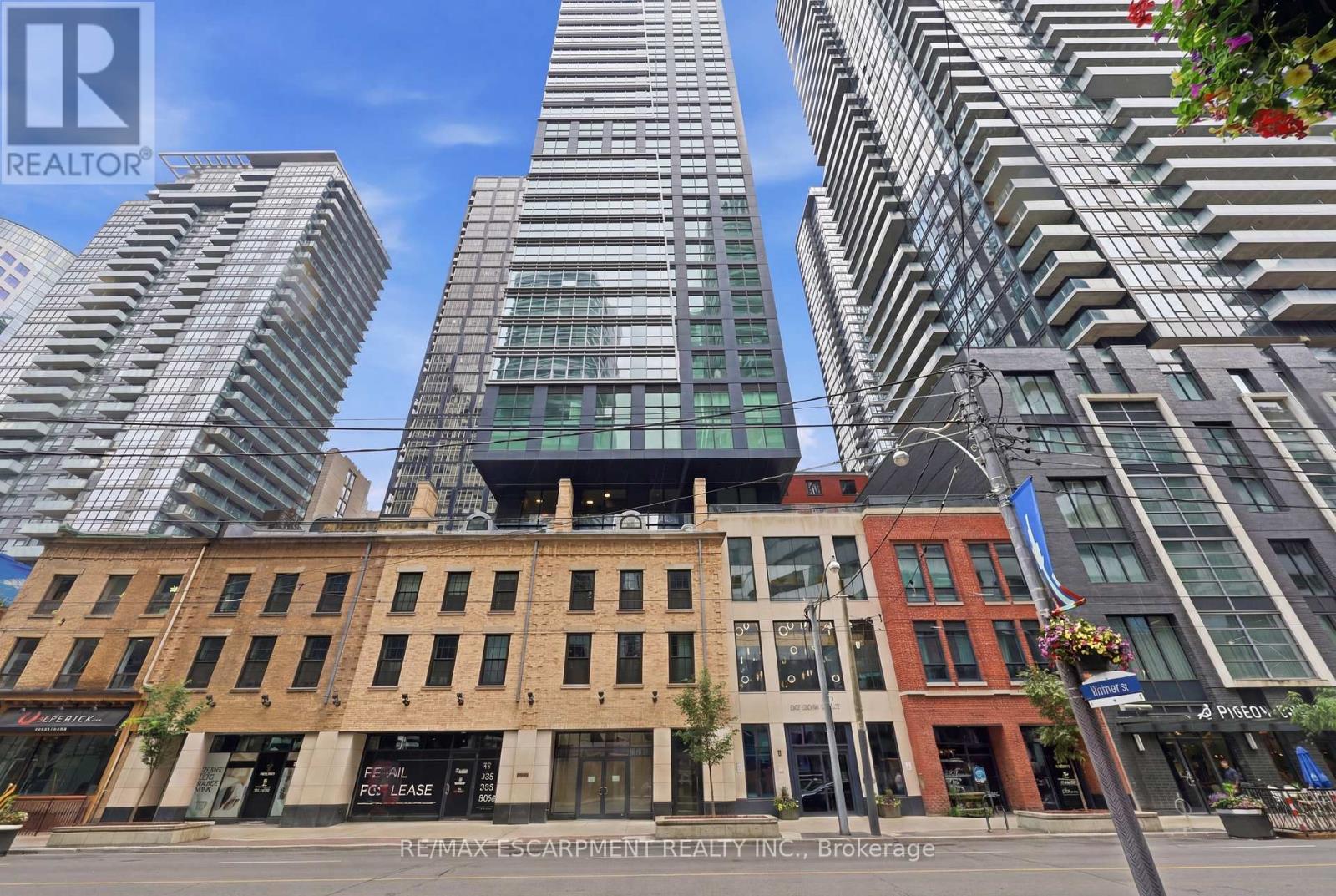 802 - 327 King Street W, Toronto, Ontario  M5V 0W7 - Photo 2 - C13534488