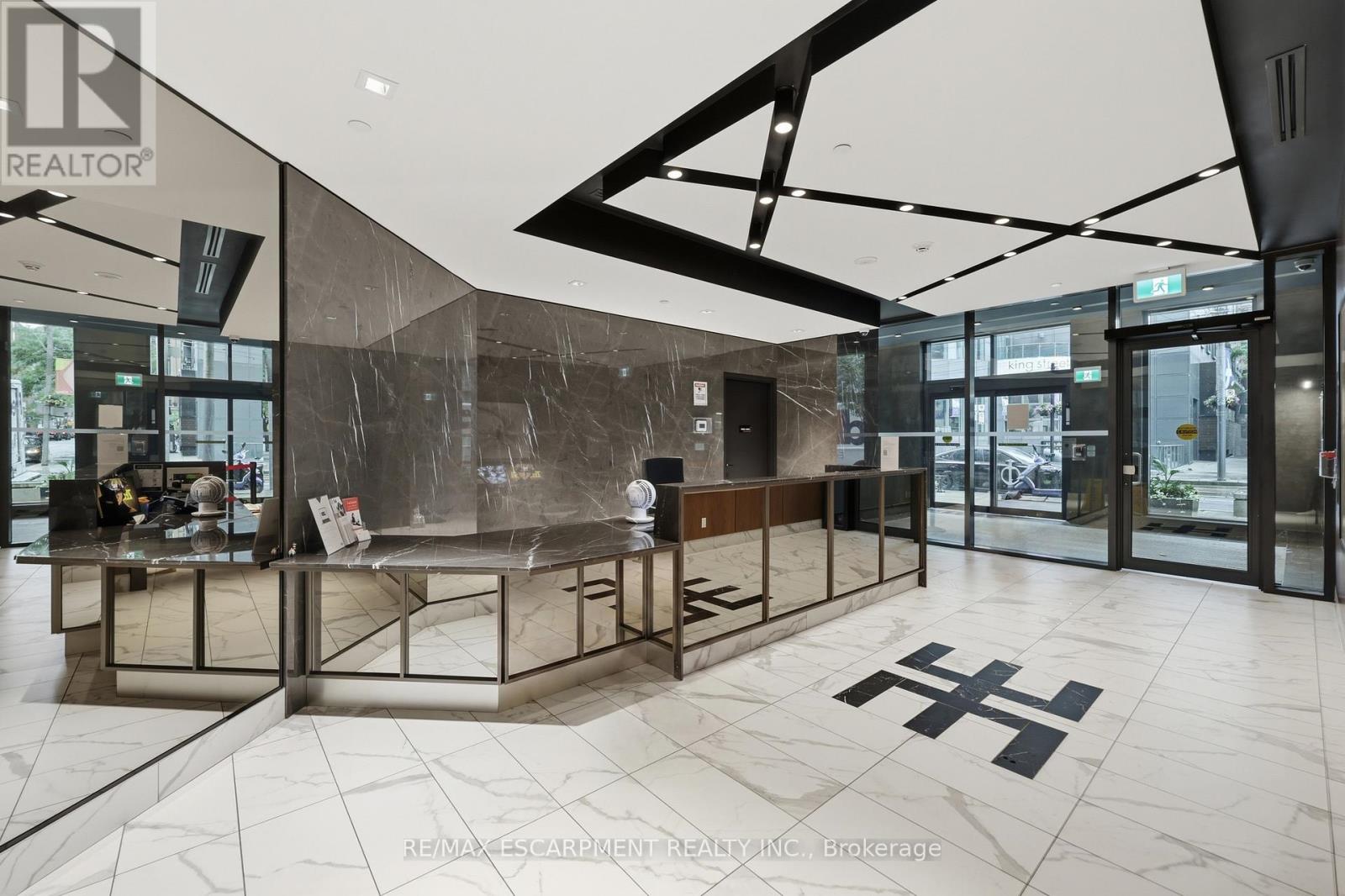 802 - 327 King Street W, Toronto, Ontario  M5V 0W7 - Photo 5 - C13534488