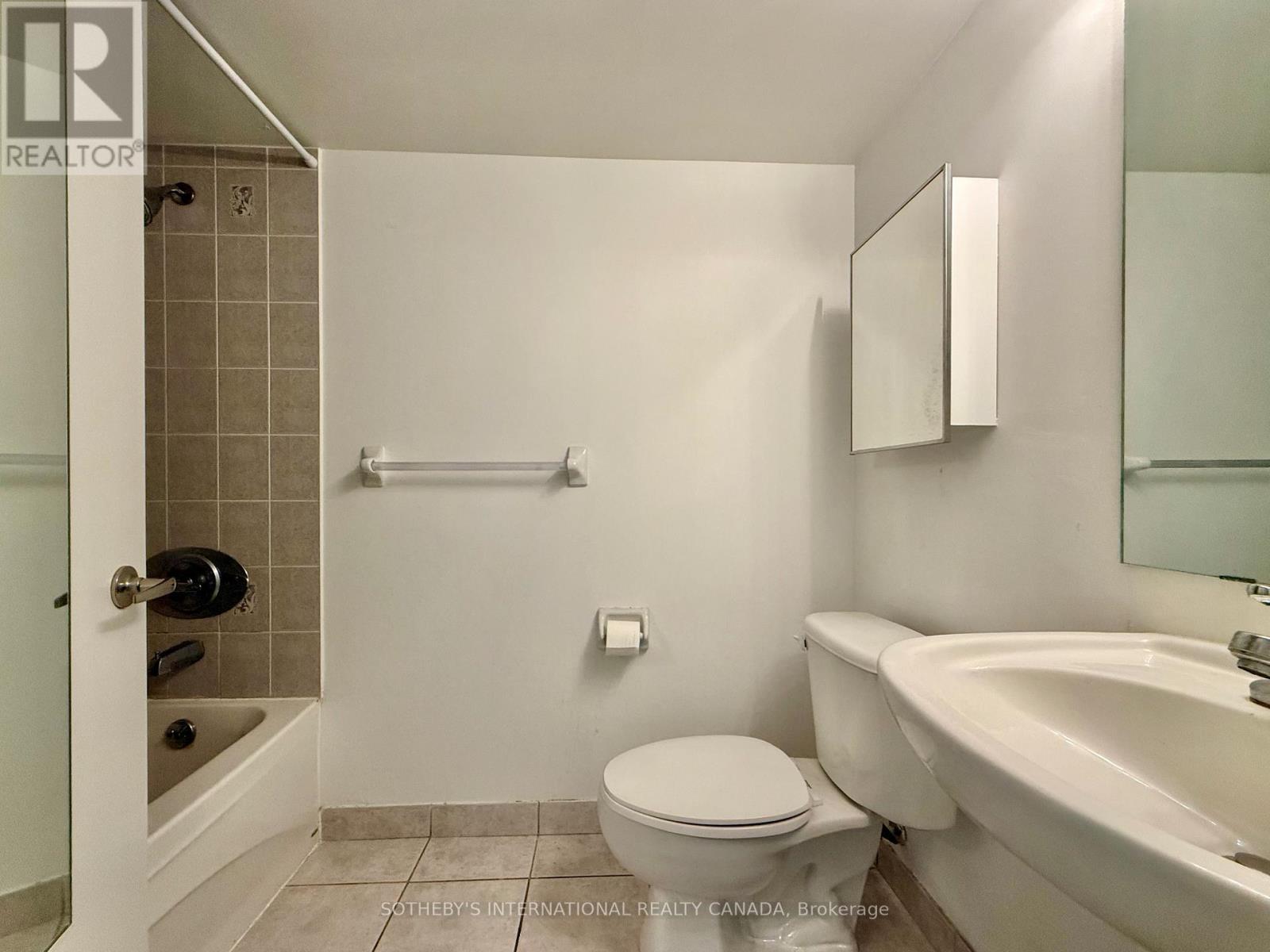 717 - 210 Victoria Street, Toronto (Church-Yonge Corridor), Ontario  M5B 2R3 - Photo 9 - C13534614