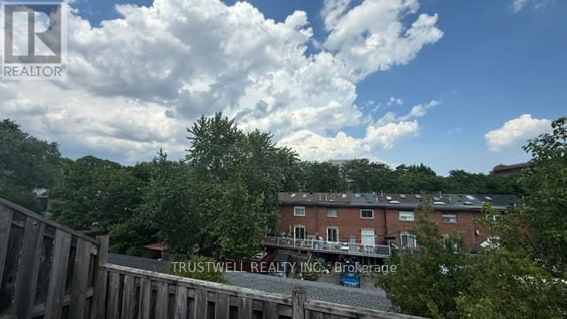 5b Mcgee Street, Toronto, Ontario  M4M 2L1 - Photo 19 - E13534588