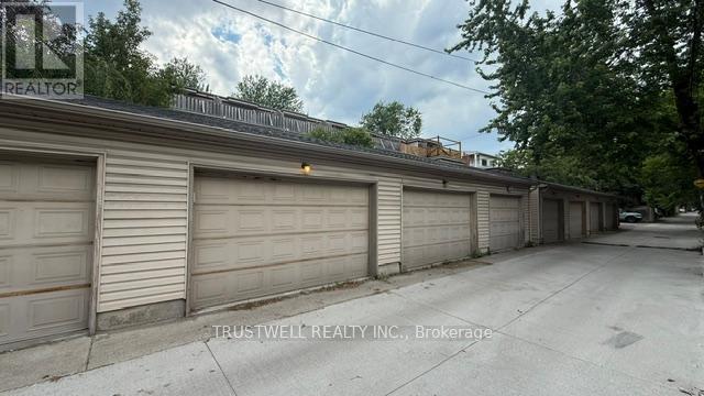5b Mcgee Street, Toronto, Ontario  M4M 2L1 - Photo 21 - E13534588
