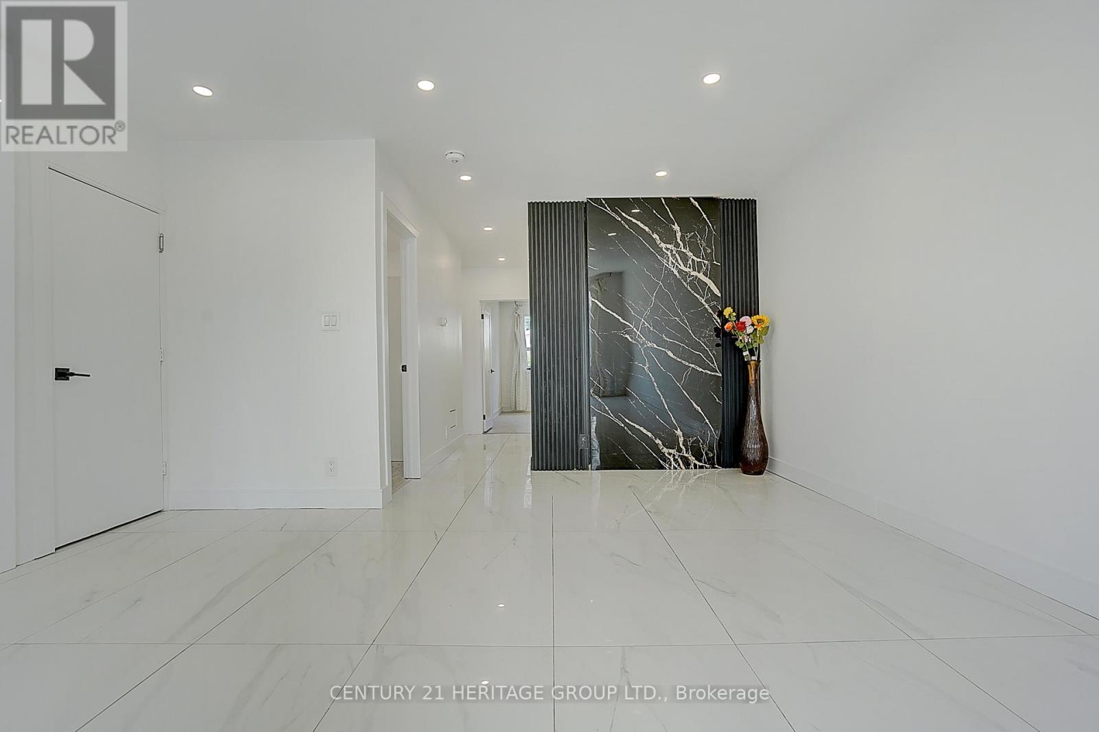 326 Mcconvey Drive, Richmond Hill, Ontario  L4C 3K3 - Photo 5 - N13534590