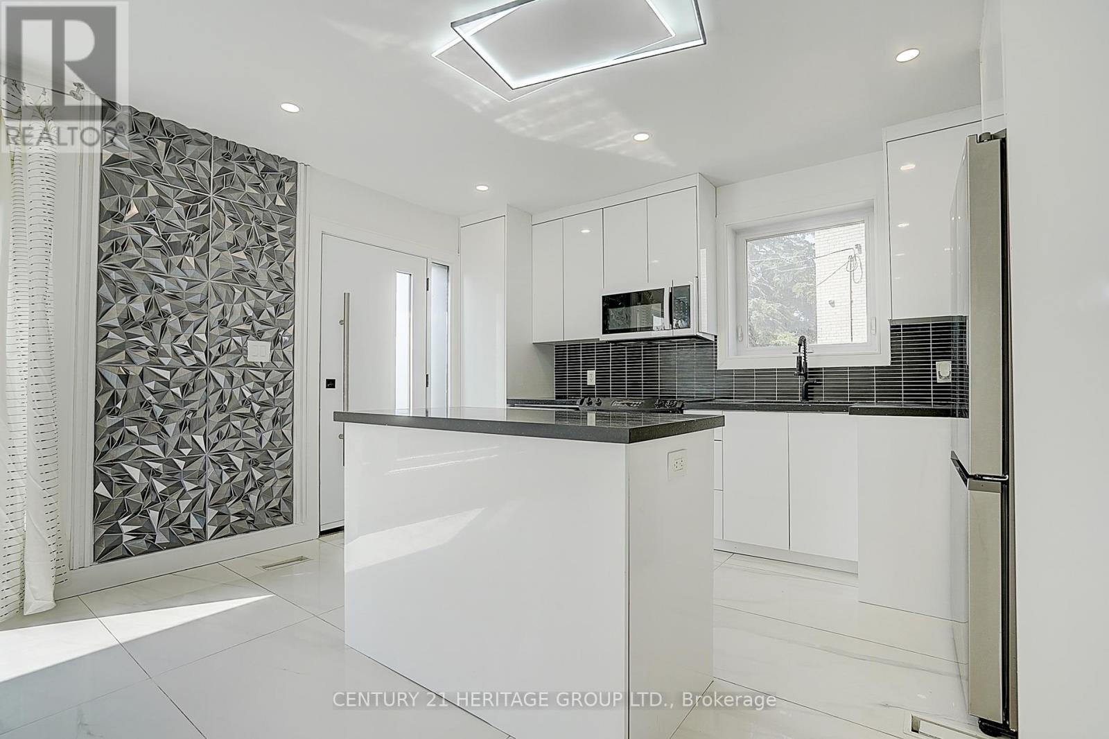 326 Mcconvey Drive, Richmond Hill, Ontario  L4C 3K3 - Photo 9 - N13534590