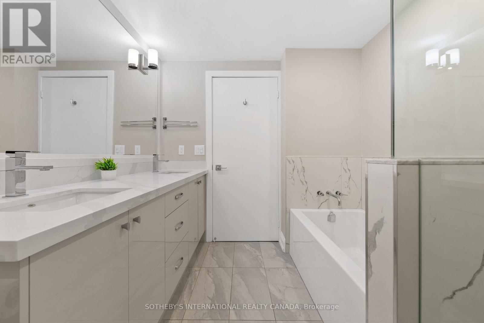 1501 - 438 King Street W, Toronto, Ontario M5V 3T9 - Photo 34 - C13529678