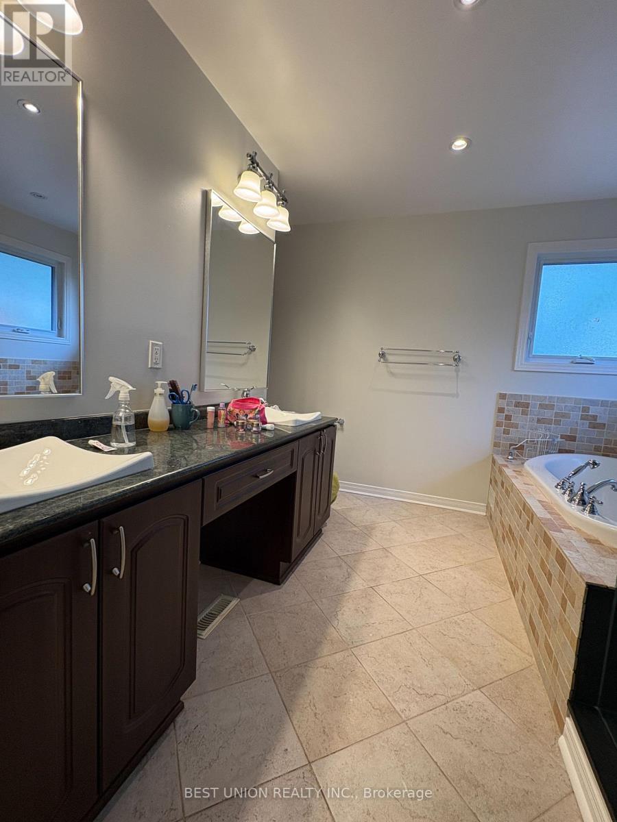 2323 Towne Boulevard, Oakville, Ontario  L6H 5J6 - Photo 22 - W13122890