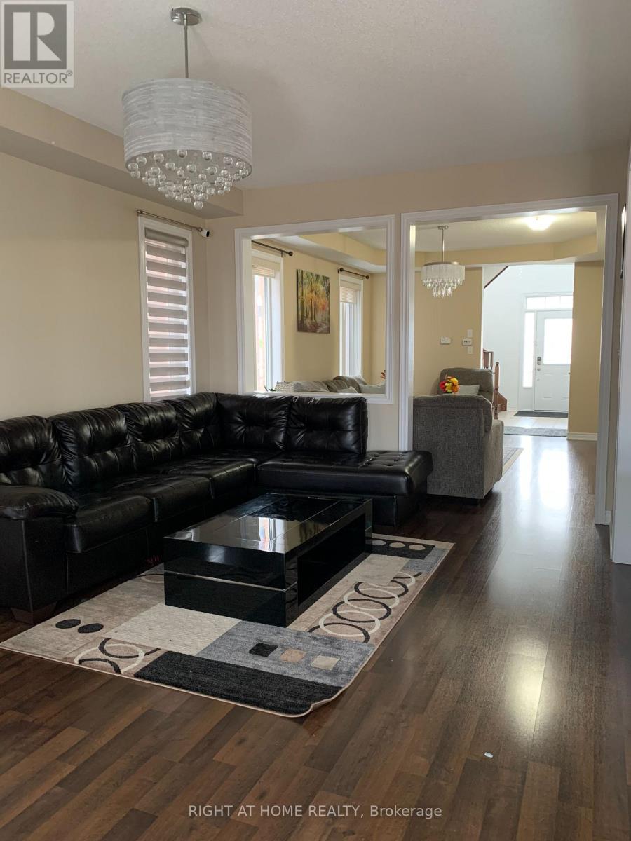 276 Robert Parkinson Drive, Brampton, Ontario  L7A 3Y2 - Photo 4 - W13534512