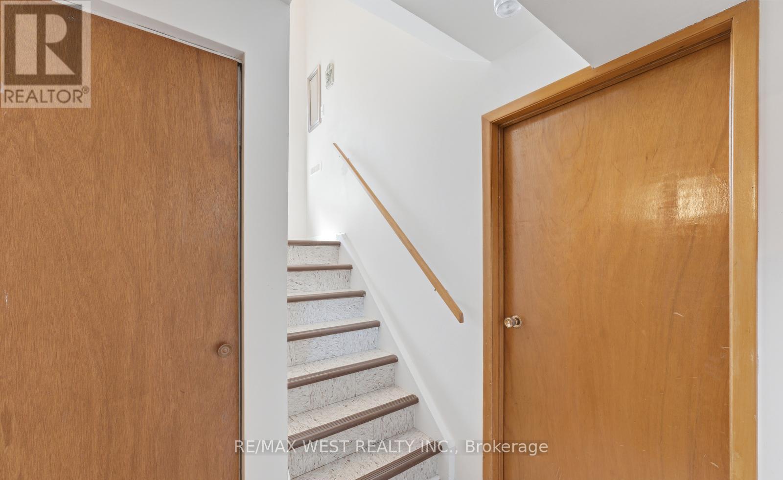 7066 Magic Court, Mississauga (Malton), Ontario  L4T 3A1 - Photo 22 - W13534562