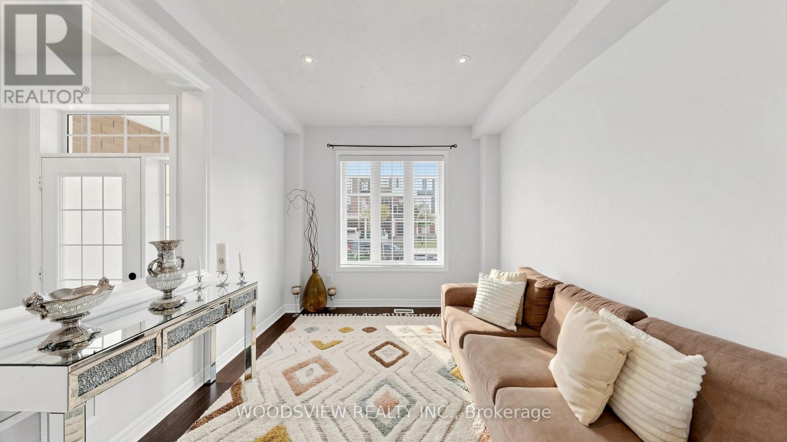 7 Deancrest Road, Brampton, Ontario  L7A 0W2 - Photo 4 - W13534566