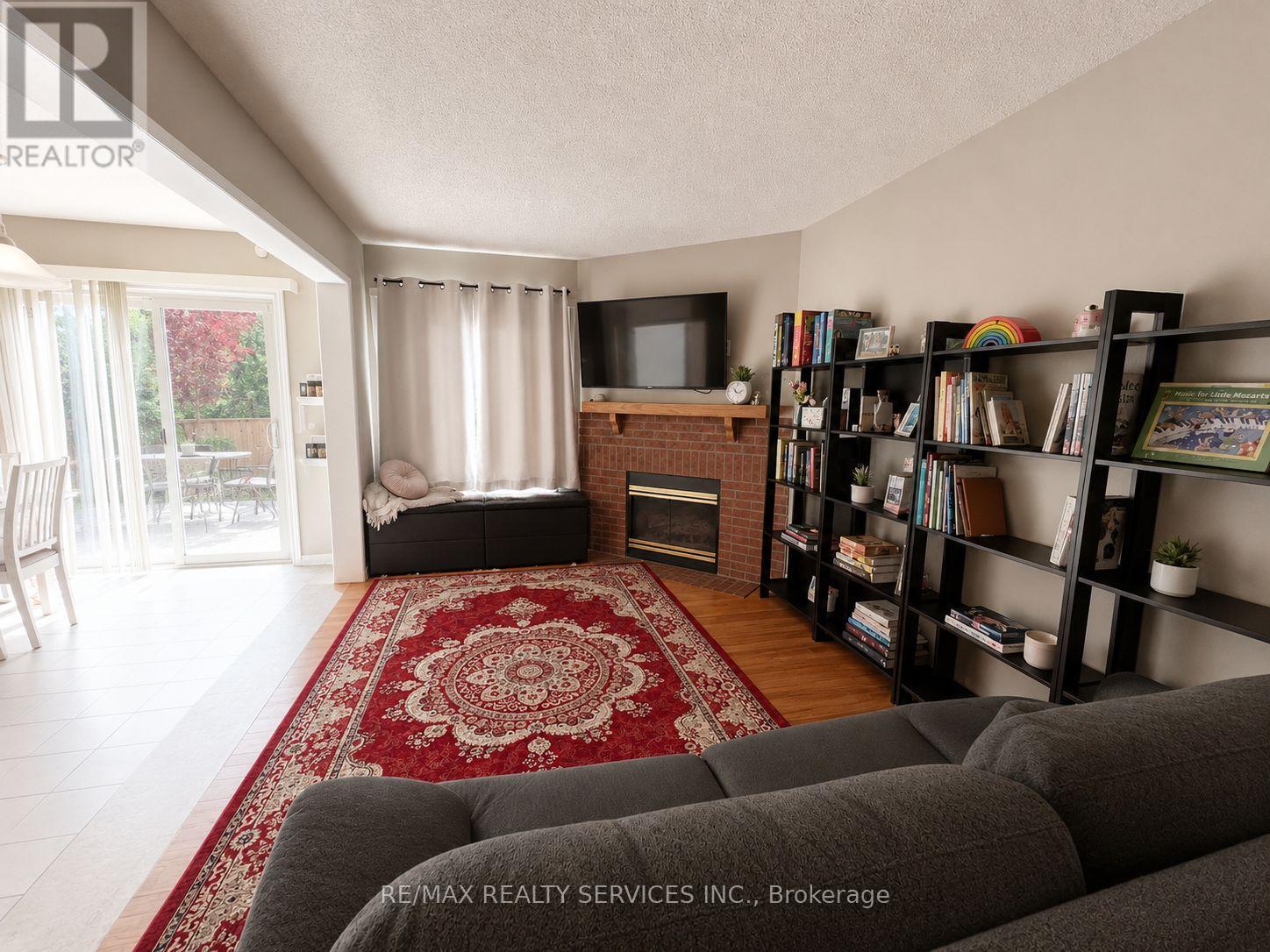 6897 Bansbridge Crescent, Mississauga, Ontario  L5N 6T1 - Photo 4 - W13534688