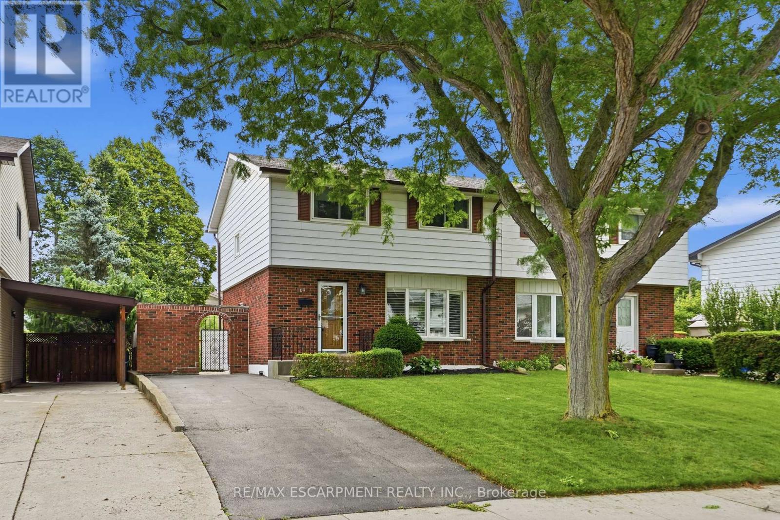 69 Fairway Drive, Hamilton, Ontario L8K 5L6 - Photo 2 - X13534638