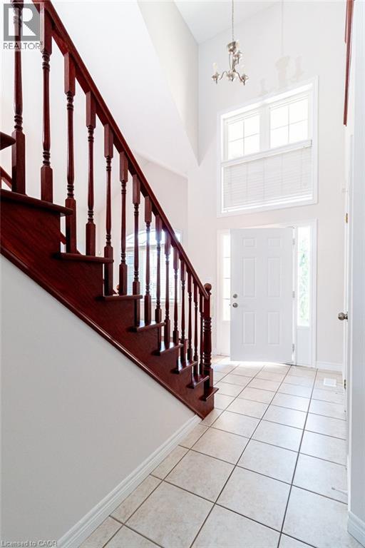 39 Naomi Court, Ancaster, Ontario  L9G 5E4 - Photo 2 - 40846085