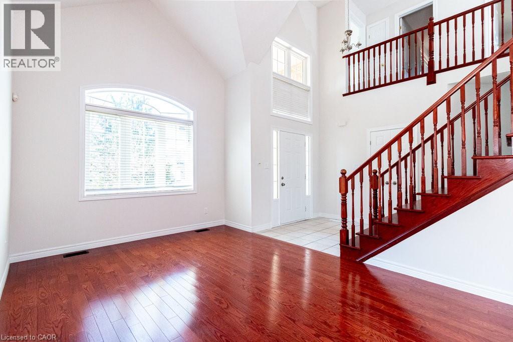 39 Naomi Court, Ancaster, Ontario  L9G 5E4 - Photo 4 - 40846085