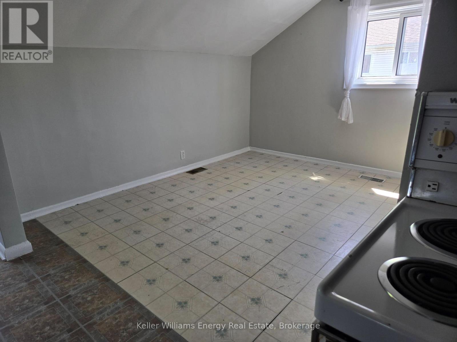 #3 - 86 Brock Street E, Oshawa, Ontario  L1G 1S1 - Photo 3 - E13534772