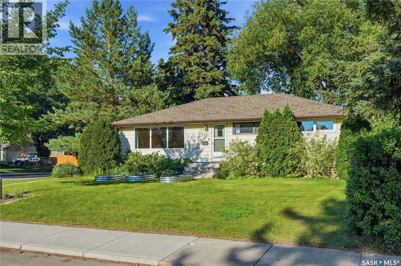2301 Cairns Avenue, Saskatoon, Saskatchewan  S7J 1T9 - Photo 3 - SK041813