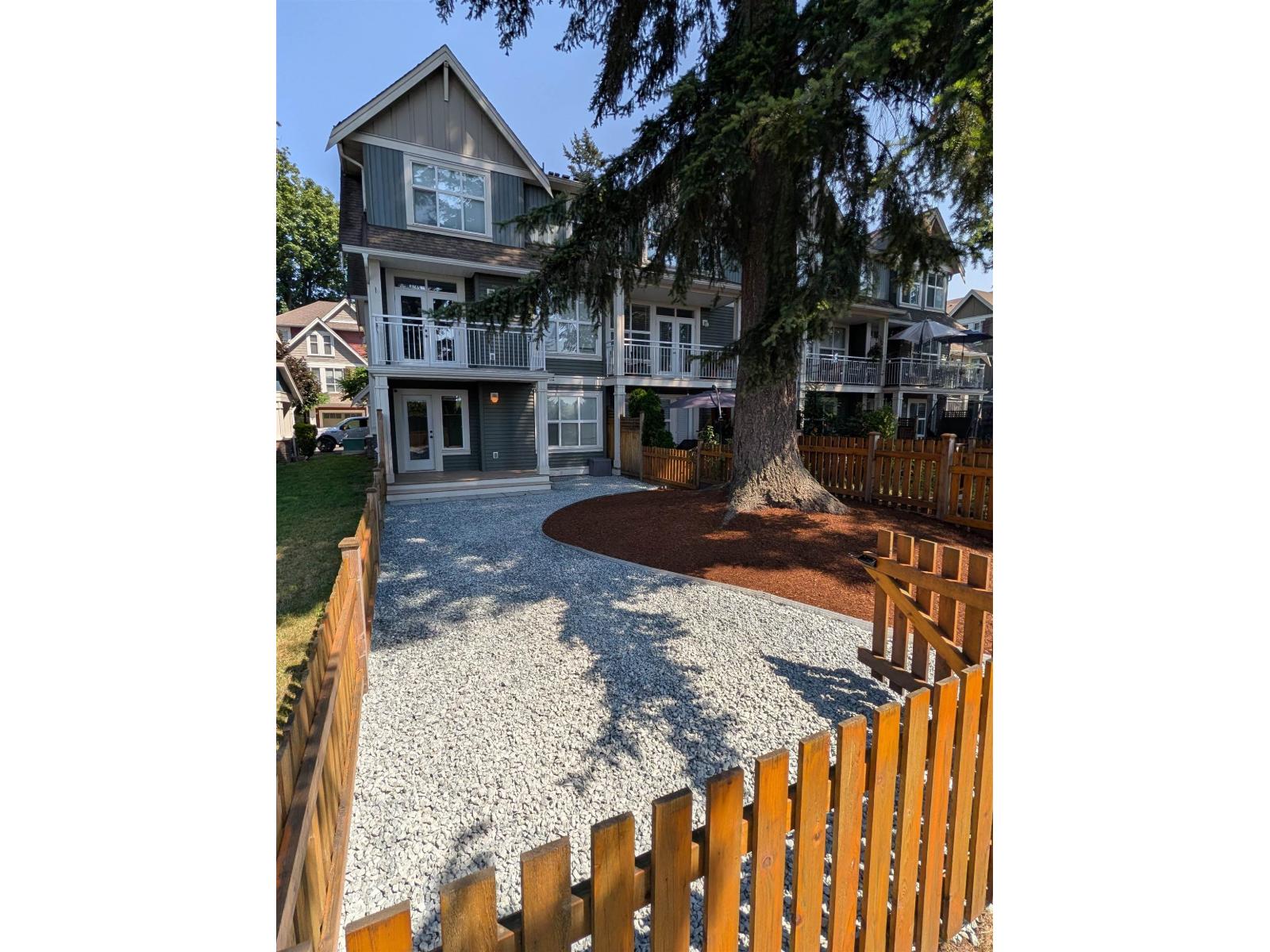 43 5837 SAPPERS WAY|Garrison Crossing, Chilliwack
