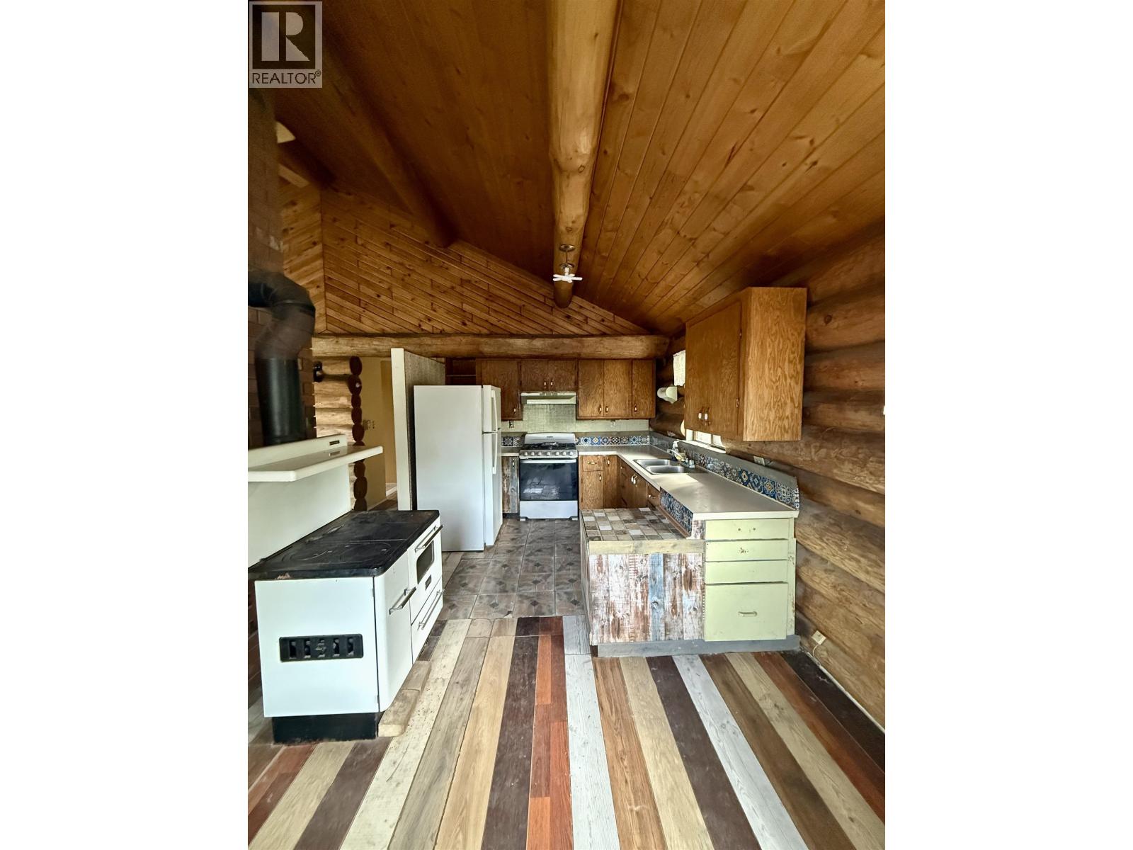 4120 Knife Creek Road, 150 Mile House, British Columbia  V0K 2G0 - Photo 33 - R3143616