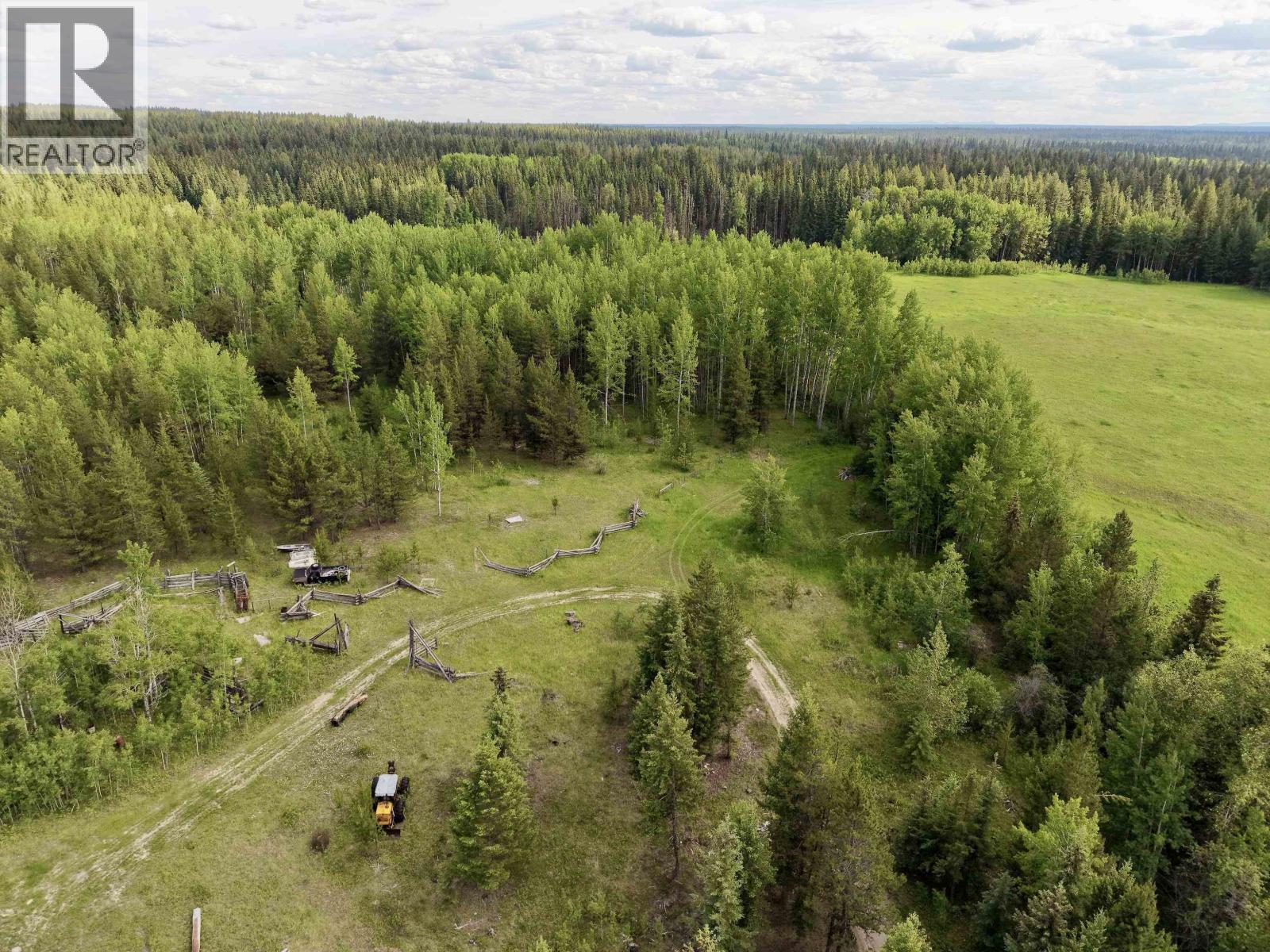 4120 Knife Creek Road, 150 Mile House, British Columbia  V0K 2G0 - Photo 4 - R3143616