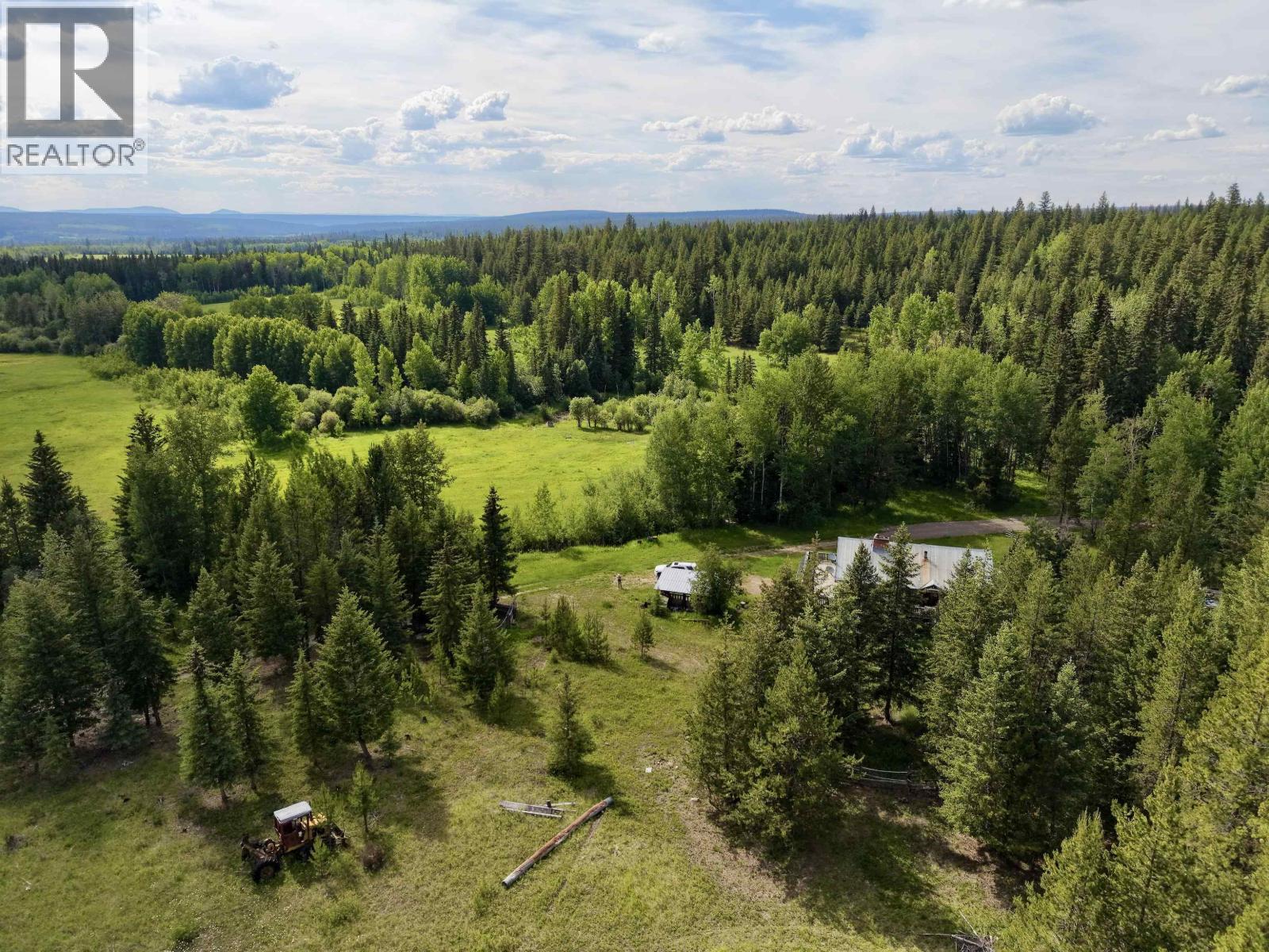 4120 Knife Creek Road, 150 Mile House, British Columbia  V0K 2G0 - Photo 1 - R3143616