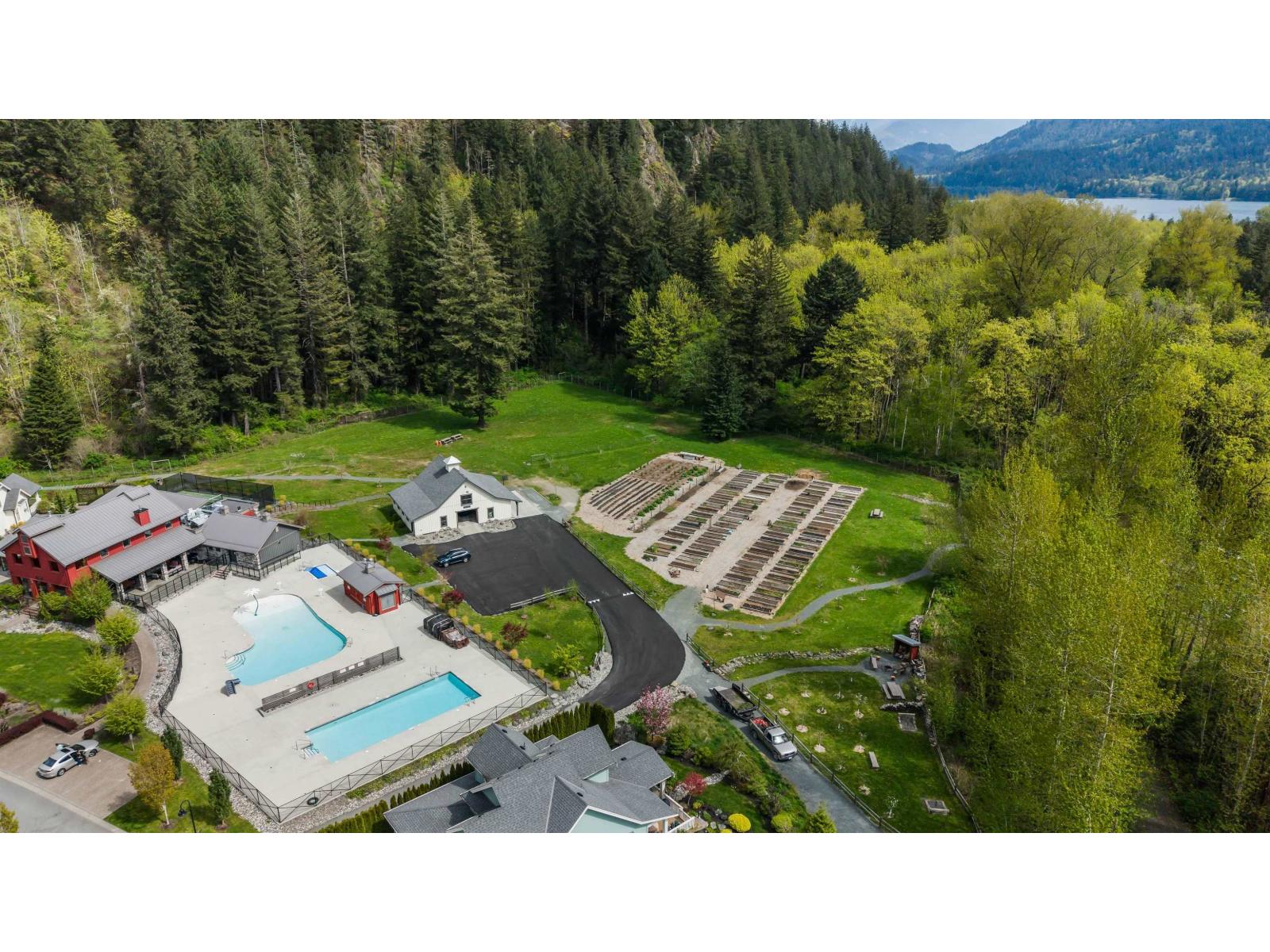 43306 Creekside Circle, Cultus Lake South, Lindell Beach, British Columbia  V2R 0Z4 - Photo 38 - R3114614