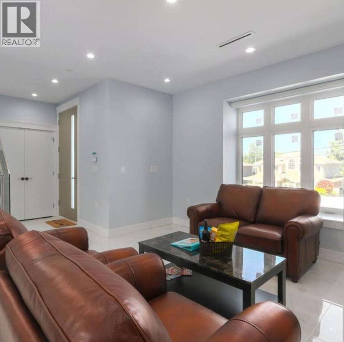 4666 Earles Street, Vancouver, British Columbia  V5R 3R2 - Photo 4 - R3143260