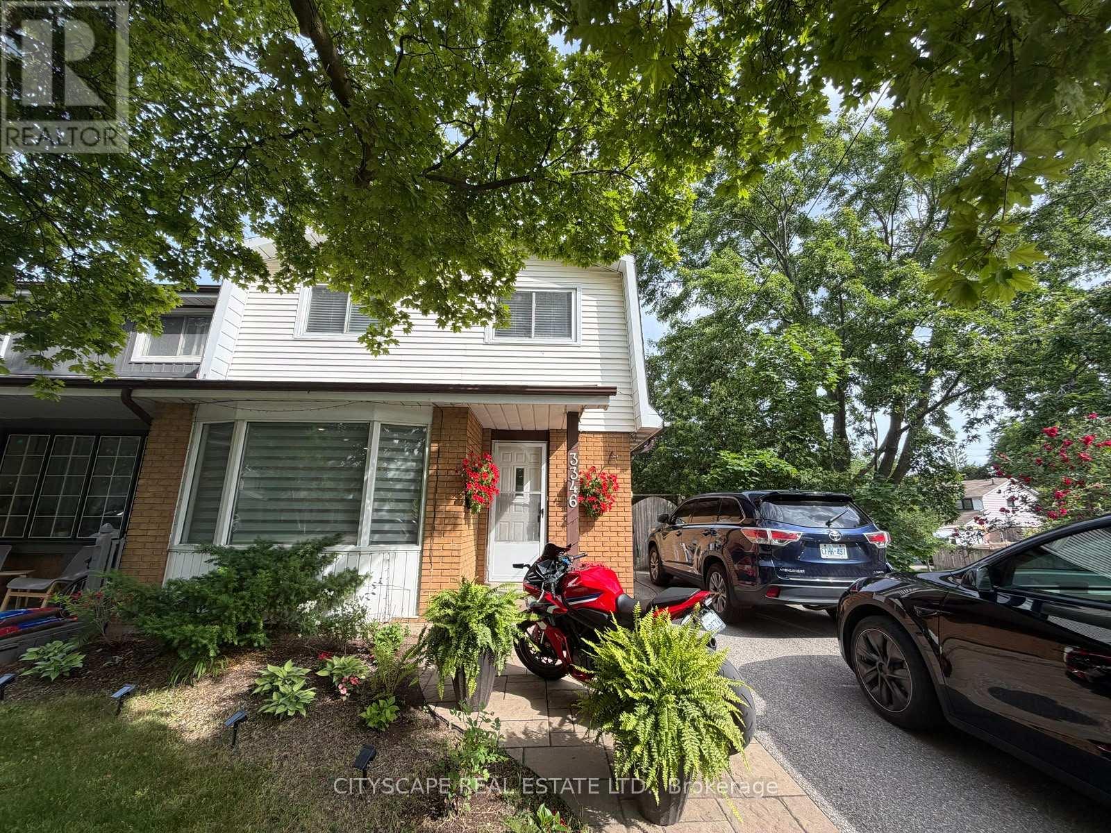 3346 Chokecherry Crescent, Mississauga, Ontario  L5L 1A9 - Photo 2 - W13498094