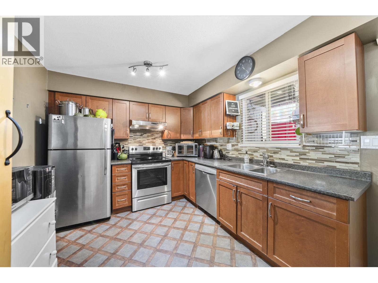 21532 Mayo Place, Maple Ridge, British Columbia  V2X 2K9 - Photo 7 - R3143677