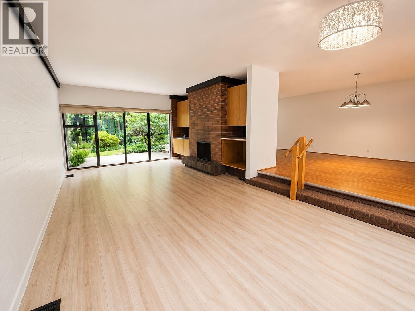 406 Greensboro Place, Vancouver, British Columbia  V5X 4M4 - Photo 2 - R3143679