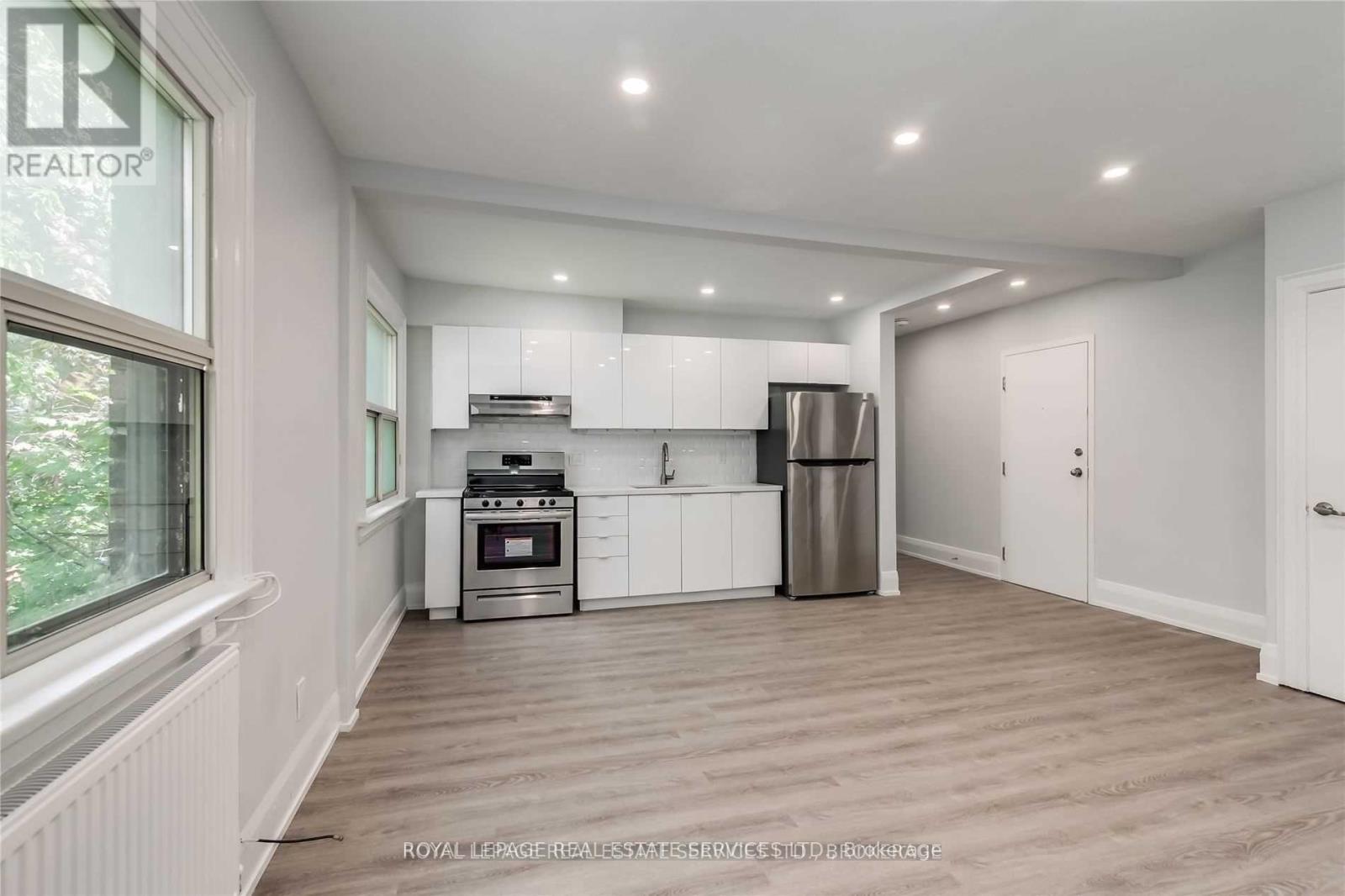 20 - 120 Vaughan Road, Toronto, Ontario  M6C 2M2 - Photo 10 - C13534846