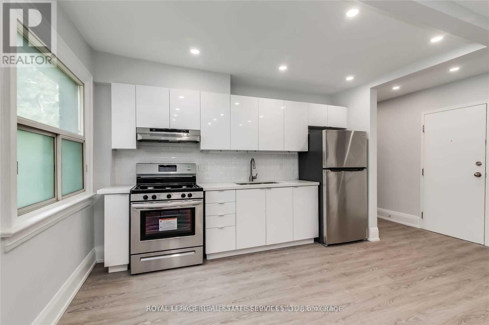 20 - 120 Vaughan Road, Toronto, Ontario  M6C 2M2 - Photo 12 - C13534846